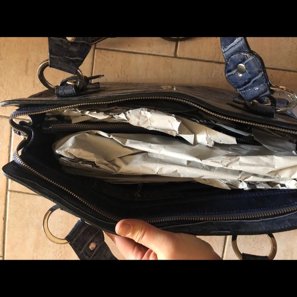 Guess purse faux leather - Picture 3 of 3